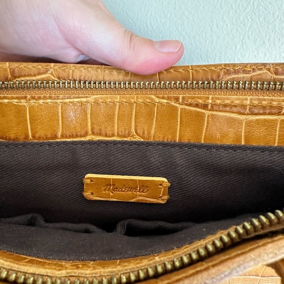 Madewell Zip-Top Small Transport Crossbody in Croc Embossed Leather - Picture 4 of 16